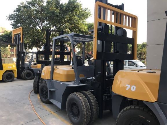 7 Ton Forklift Engine Mitsubishi Lift Height 6 Meter Mast 3 Stage Work For Logistics And Warehouse